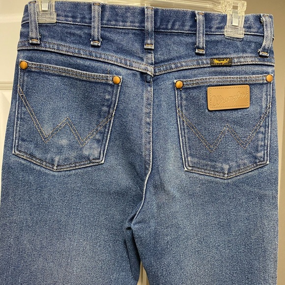 Wrangler Straight Leg Jeans Medium Wash Blue - Picture 6 of 10